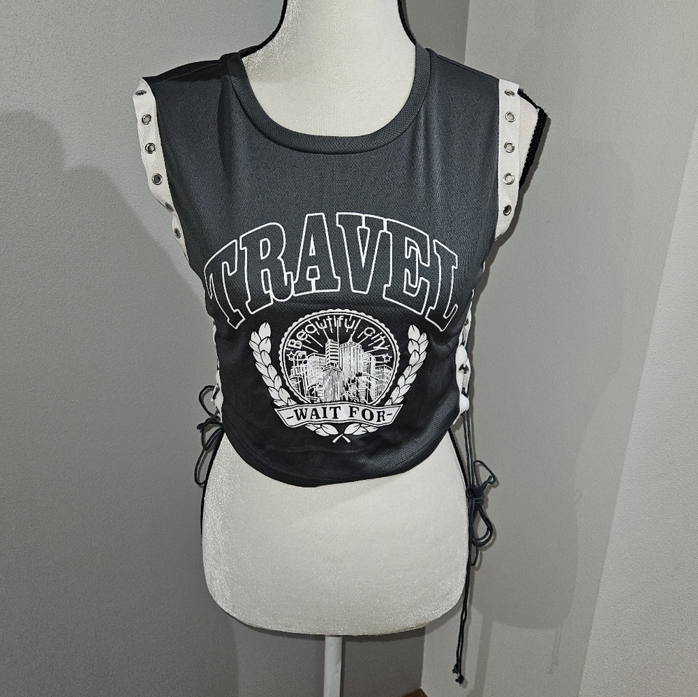 Cropped "Travel" Shirt